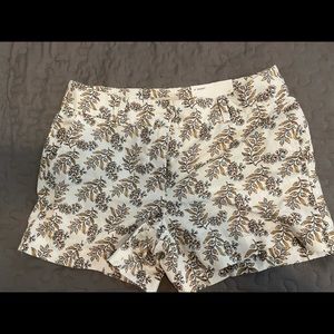 White shorts with pattern